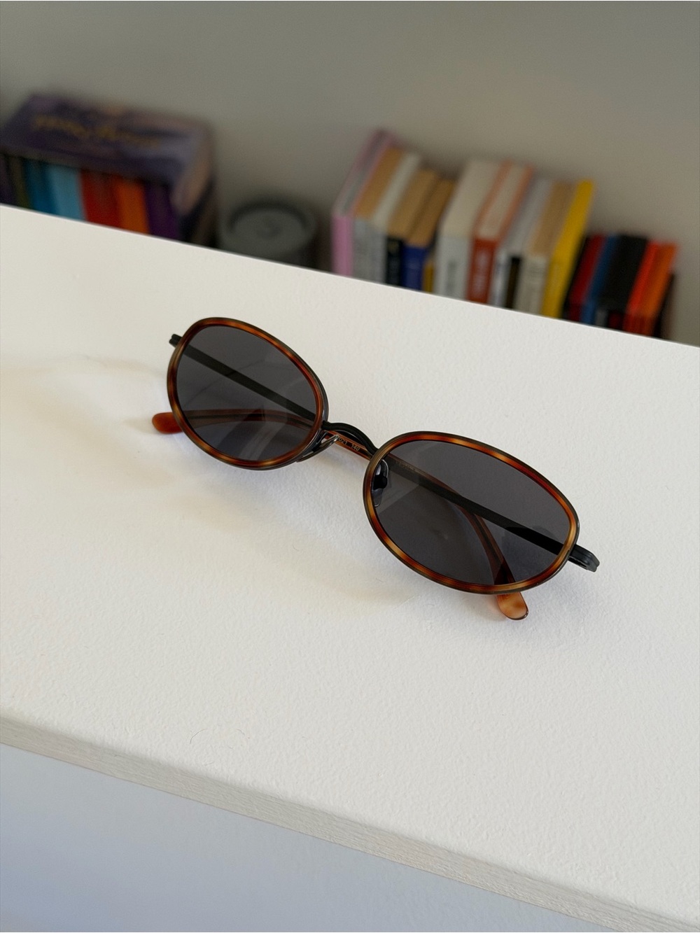 VEHLA Oval Tortoiseshell Frame Sunglasses with Dark Gray Lenses